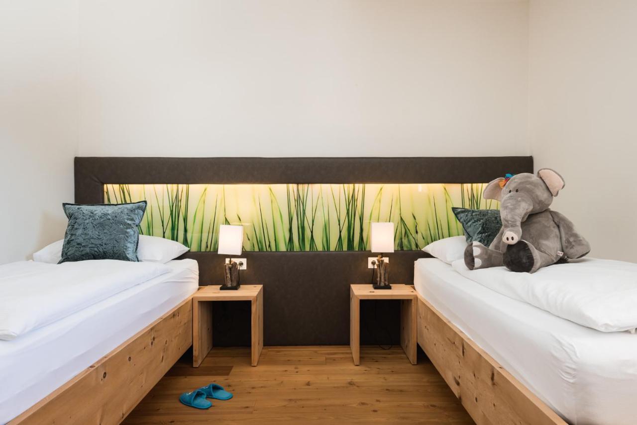 Familiensuite mit Balkon